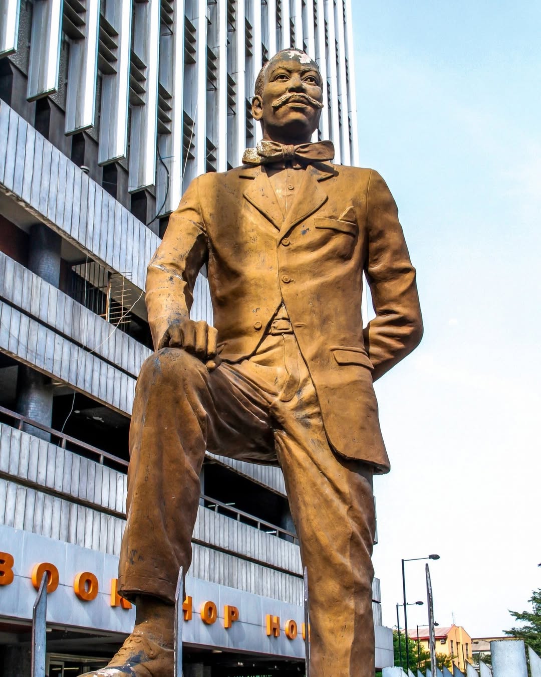 Image gallery marquee