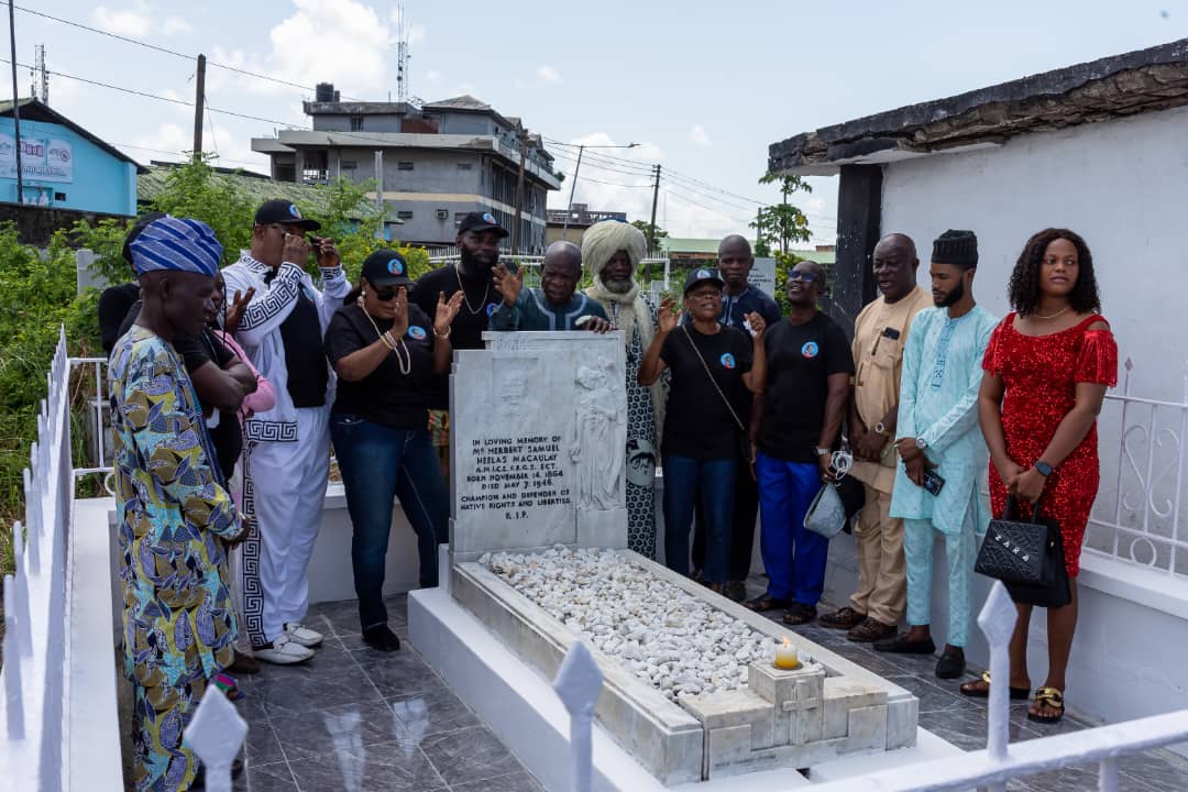 Image gallery marquee