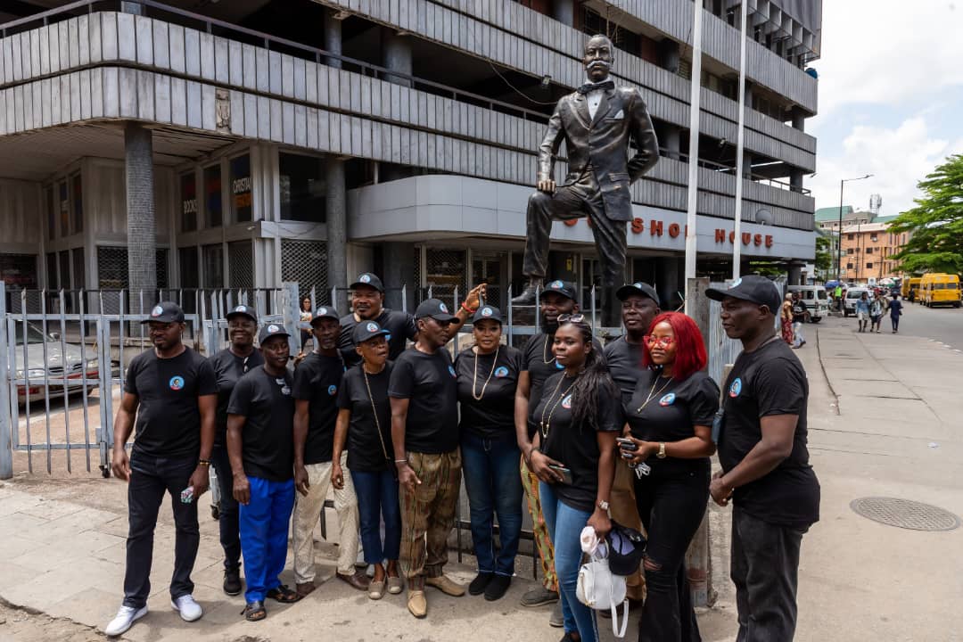 Image gallery marquee